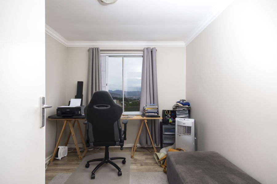 To Let 4 Bedroom Property for Rent in Heldervue Western Cape